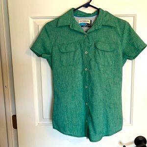 Magellan XS fish gear classic fit moisture wicking button down short sleeve